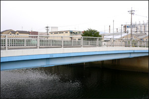 万代橋